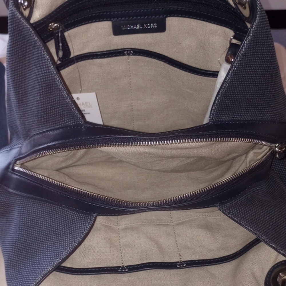 NWT Michael Kors Black Structured Shoulder Bag with Silver Hardware - Picture 4 of 7